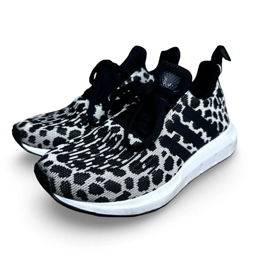 NEW US Size 8.5 Adidas Women SWIFT RUN 1.0 Running Shoes JR0634 `Cheetah Print
